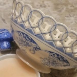 Blue Heirloom openwork porcelain bowl 8"